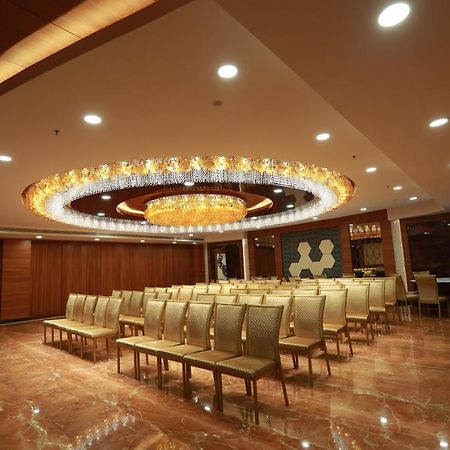 Hotel Park Elanza Chennai Exterior photo